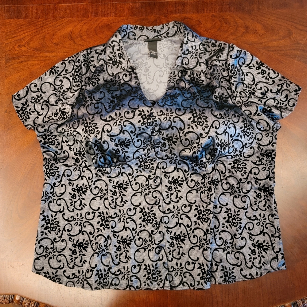 Lane Bryant 22/24 Silver & Black Velvet Blouse